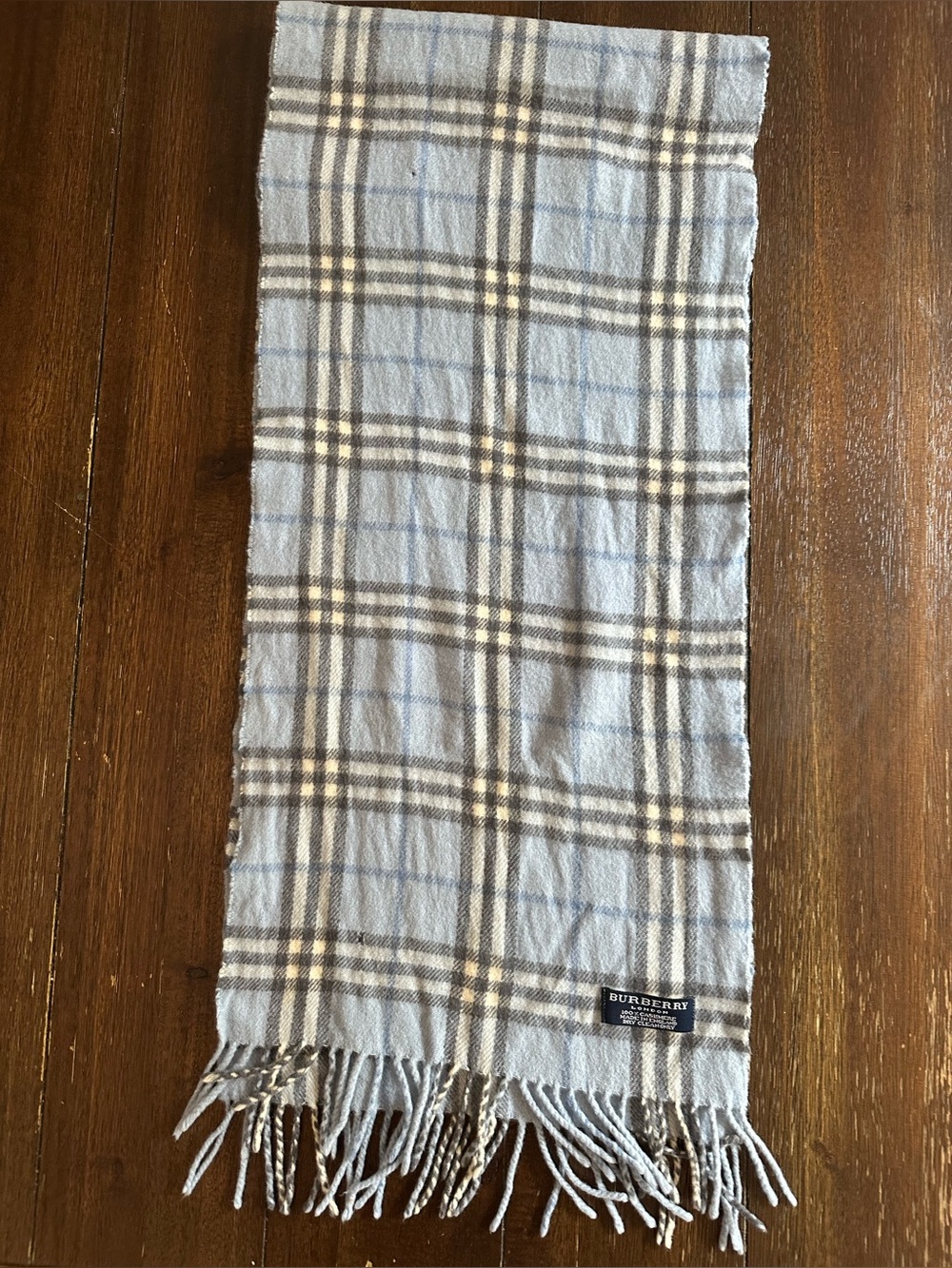 Vintage Burberry Cashmere scarf - Picture 7 of 11
